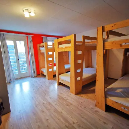 Hostel Downtown Ιντερλάκεν